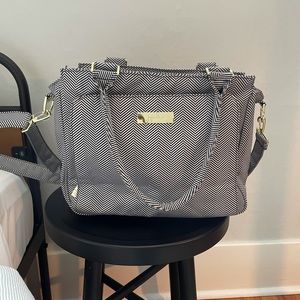 Jujube be classy diaper bag